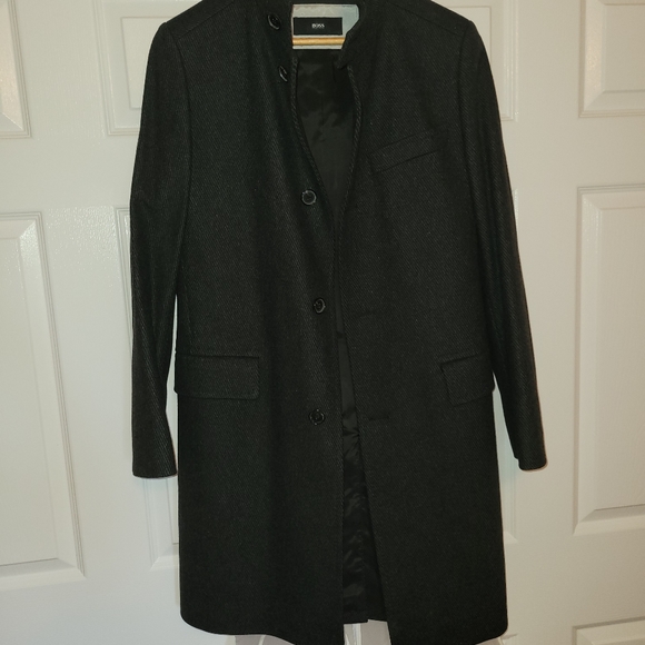 Hugo boss coat - Picture 8 of 8